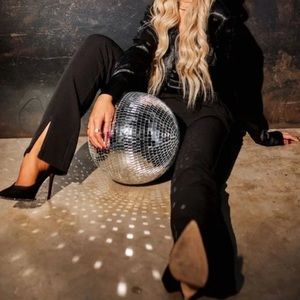 Kittenish • Jada Black Slit Hem Pants Size Medium